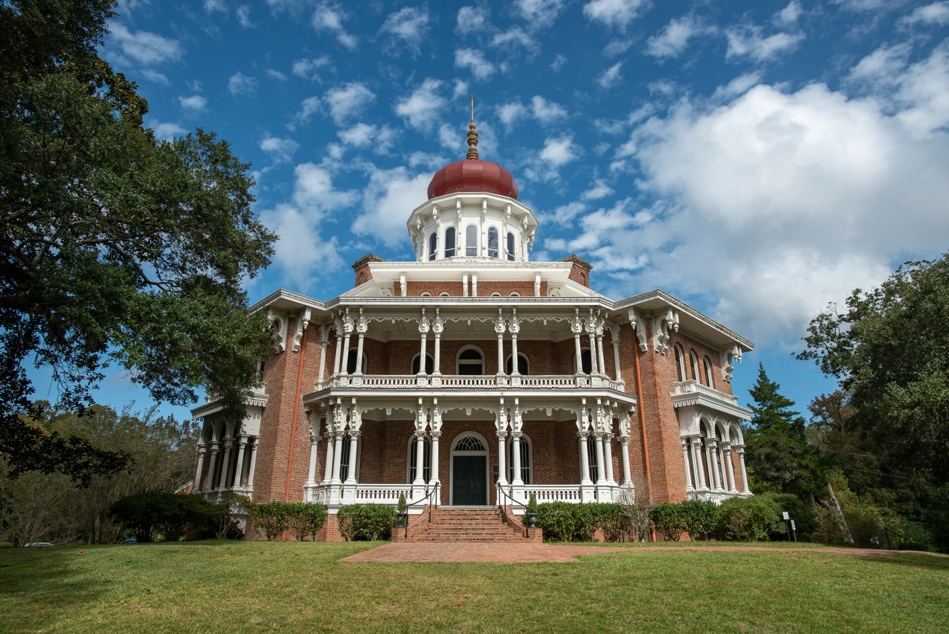 Natchez, Mississippi: Waiting for Trader Joes to Arrive